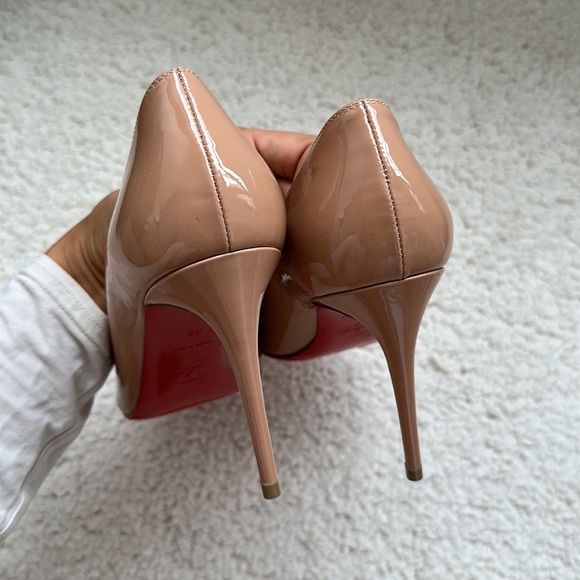 Christian Louboutin 'Kate' Pointed Toe Patent Leather Pump (39) - Picture 8 of 10